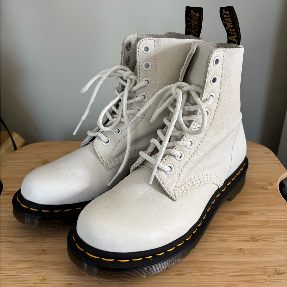 Dr. Martens 1460 Virginia leather boot